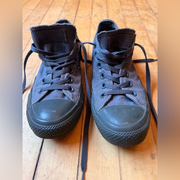 Low top converse shoes - Picture 6 of 6